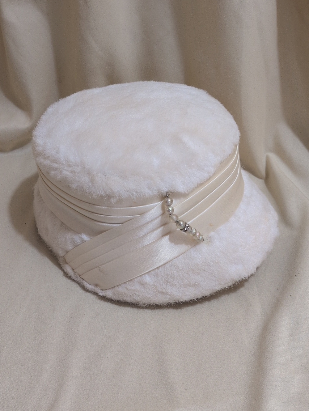 Vintage Cream Plush Bucket Hat with Satin Band and Pearl Detail